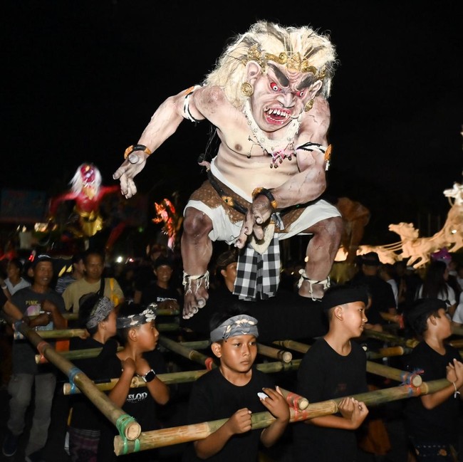 Potret Arak-arakan Ogoh-Ogoh Jelang Hari Raya Nyepi