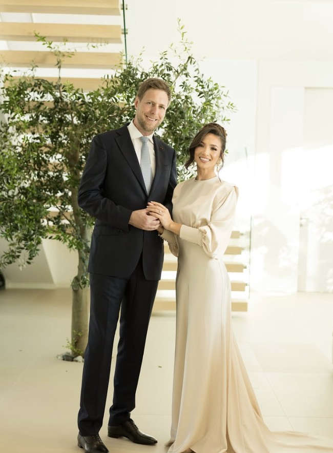 Putra mahkota Albania, Leka II, resmi menikah lagi. Ia mempersunting fotografer Blerta Celibashi dalam sebuah upacara privat yang diumumkan Istana Kerajaan Albania pada 15 Maret 2026, lima bulan setelah pertunangan mereka dipublikasikan. Foto: dok. Instagram