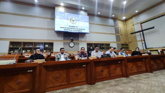 Rapat di Komisi III DPR terkait kasus Andrie Yunus, 18 Maret 2026. (Alfons/detikcom)