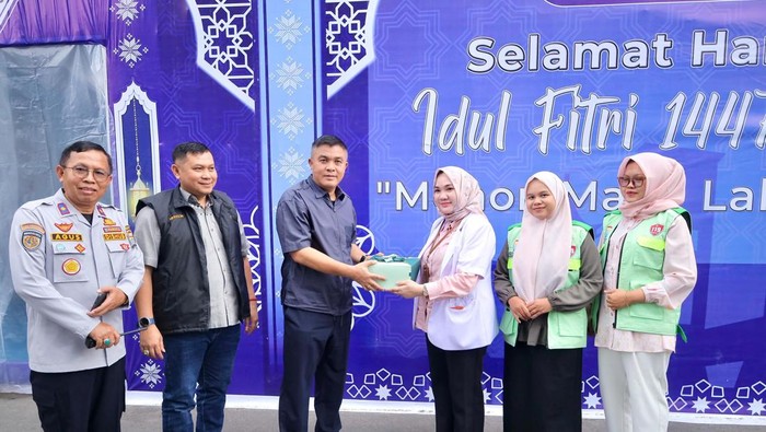 Sekretaris Daerah Kota Palembang Aprizal Hasyim turun langsung meninjau sejumlah posko Lebaran milik Pemerintah Kota Palembang