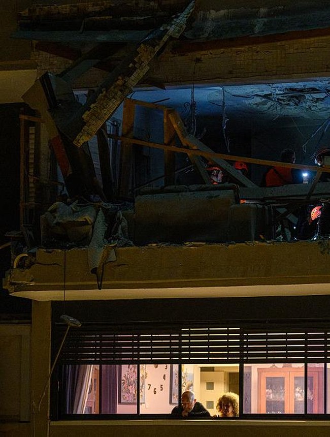 Serangan Rudal Iran Hantam Pinggiran Tel Aviv