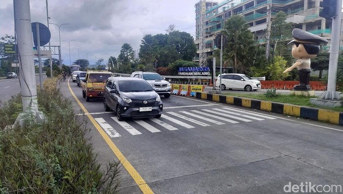 Situasi arus lalu lintas di Simpang Karanglo
