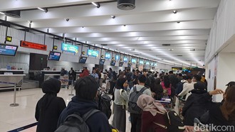 Puncak Arus Mudik, Bandara Soetta Dipenuhi Penumpang Sejak Dini Hari