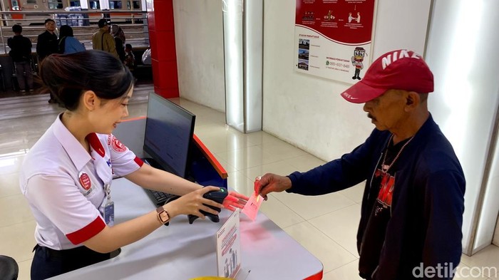 Suasana Pintu Selatan Stasiun KA Bandung