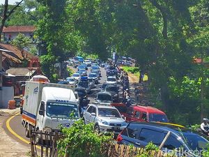 Jalur Nagreg Padat, Polisi Berlakukan One Way 3 Kali