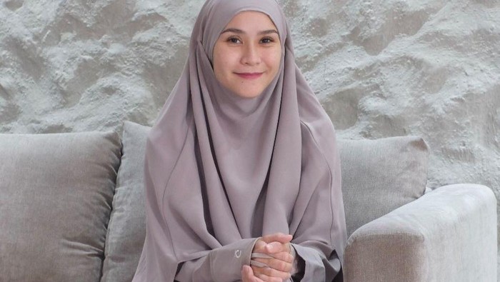 Cerita Zaskia Adya Mecca Pertama Kali Gelar Salat Idul Fitri di Lapangan Bersama Warga Sekitar