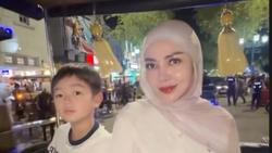 8 Momen Artis Mudik Lebaran 2026, Bella Shofie Pakai Sheet Mask di Mobil