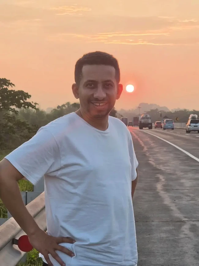 Habib Jafar kembali ke Bondowoso untuk merayakan Lebaran bersama keluarga. Mudik menjadi kesempatan berharga baginya untuk berkumpul, bersilaturahmi, dan menikmati suasana hangat kampung halaman. Foto: Dok. Instagram