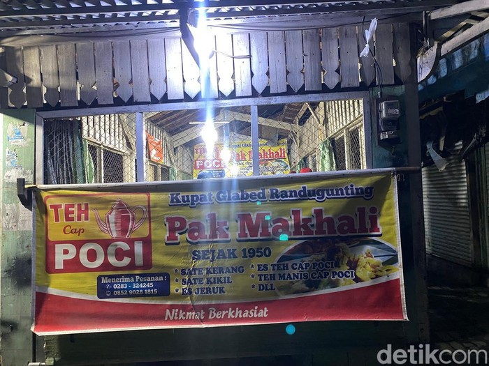 Kupat Glabed Pak Mukhali yang legendaris sejak 1950