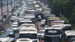 Puncak Mudik H-2 Lebaran, Tol Japek hingga MBZ Macet Panjang