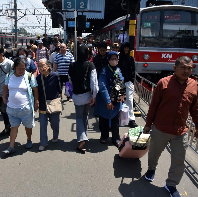Lebaran 2026, KRL Operasikan 1.149 Perjalanan Setiap Hari