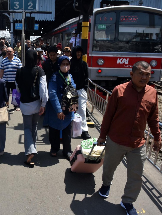 Lebaran 2026, KRL Operasikan 1.149 Perjalanan Setiap Hari