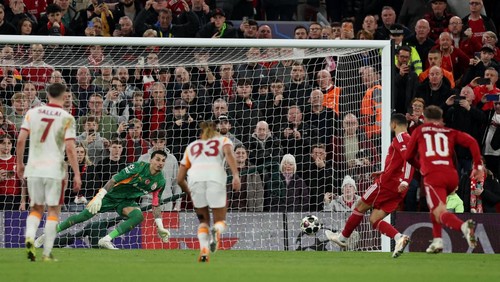 Soccer Football - UEFA Champions League - Round 16 - Second Leg - Liverpool v Galatasaray - Anfield, Liverpool, Britain - March 18, 2026 Liverpools Mohamed Salah has his penalty saved by Galatasarays Ugurcan Cakir REUTERS/Phil Noble