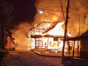 Sedih, Masjid Kayu Peninggalan Sunan Kalijaga Habis Terbakar
