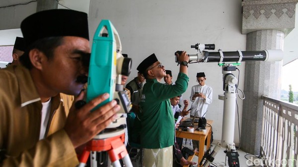 Melihat Pemantauan Hilal di Jakarta Barat