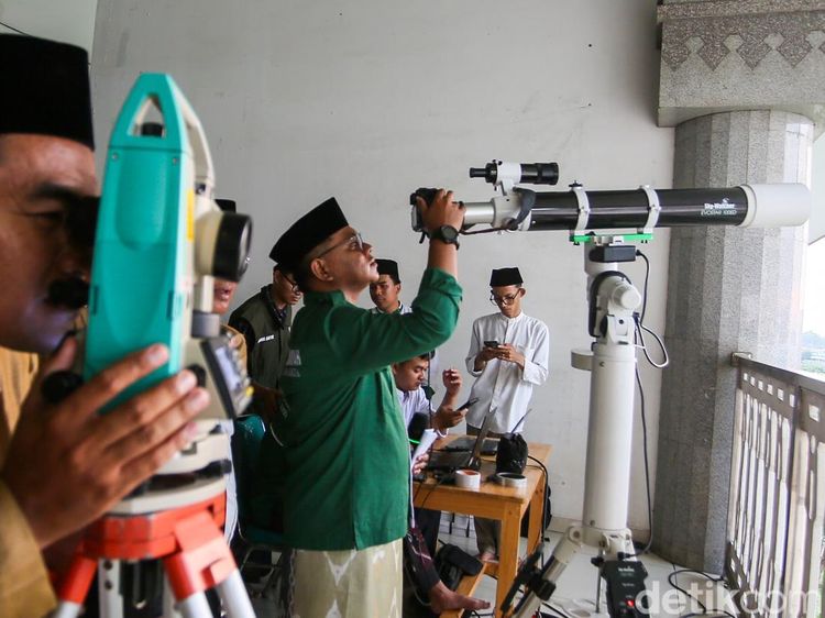 Melihat Pemantauan Hilal di Jakarta Barat