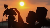 Hasil rukyatul hilal menjadi salah satu dasar penetapan awal Idulfitri dalam sidang isbat pemerintah. 