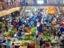 Meski Harga Naik, Warga Tetap Padati Pasar