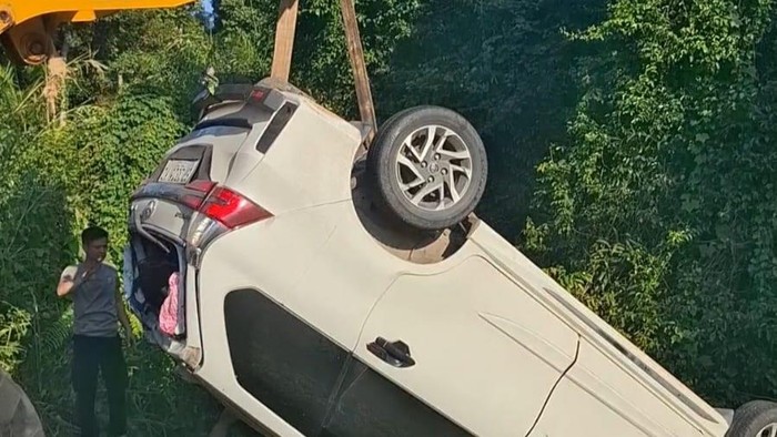Mobil pemudik asal Batam masuk jurang di Musi Rawas