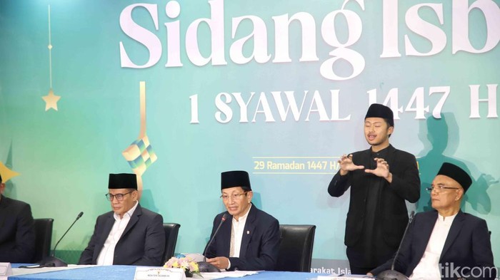 Menteri Agama Nasaruddin Umar menyampaikan hasil Sidang Isbat di Kementerian Agama, Jakarta, Kamis (19/3/2026).
