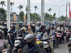 Ribuan Pemotor Serbu Jembatan Suramadu Hendak Mudik ke Madura