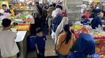 Suasana di Pasar Kosambi Bandung H-2 Lebaran 2026
