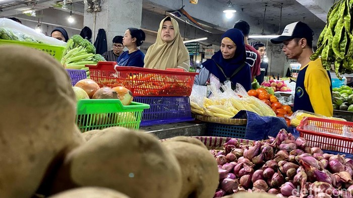 Pasar Kosambi, Kota Bandung pada H-2 Lebaran 2026