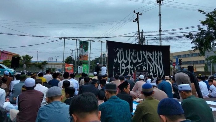 Pelaksanaan ibadah Salat Idul Fitri 1447 Hijriah oleh  jemaah Tarekat Naqsyabandiyah di Kota Makassar. Dokumen Istimewa