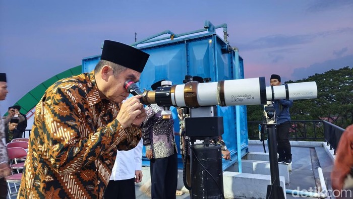 Pemantauan hilal awal Syawal di UIN Walisongo Kota Semarang, Kamis (19/3/2026).