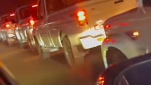 Video Rombongan Pick Up India Ikut Macet-macetan Sama Pemudik di Tol Cipali