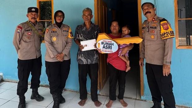 Polres Bogor kembali menyerahkan unit rumah yang telah selesai direnovasi dalam program Rumah ASRI (Aman, Sehat, Rapi, Indah). dok.Polres Bogor