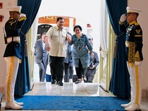 Gandengan Tangan Prabowo dan Megawati Saat Berjumpa di Istana