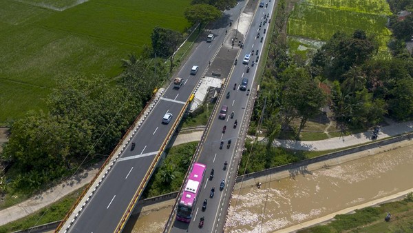 Puncak Mudik Pantura, Ratusan Ribu Kendaraan Melintas ke Jawa Tengah