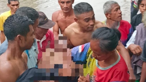 Remaja bernama Klaudius Siki (18) saat ditemukan tewas akibat tenggelam saat mandi di Embung Lama, Desa Bone, Kecamatan Nekamese, Kabupaten Kupang, NTT, Kamis (19/3/2026). (Dok. Basarnas Kupang)