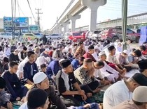 Ribuan Warga Palembang-Banyuasin Hari Ini Salat Id di Masjid Al-Mustanir