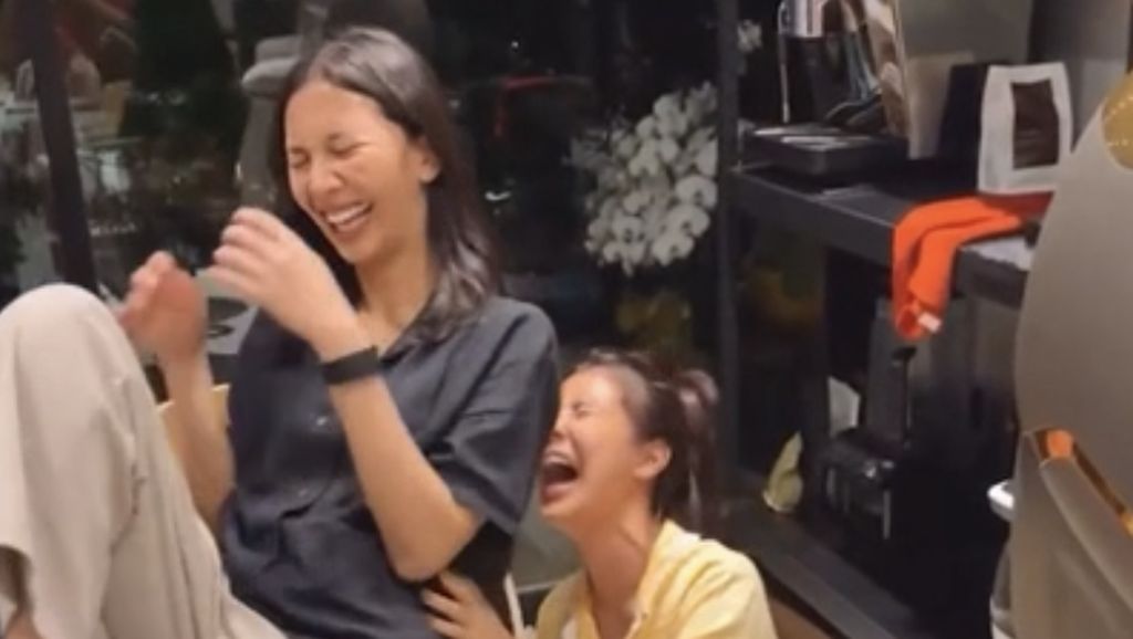 Tawa Lepas Sheila Dara