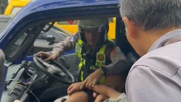 Sopir pingsan saat melaju di jalur Puncak, Cianjur