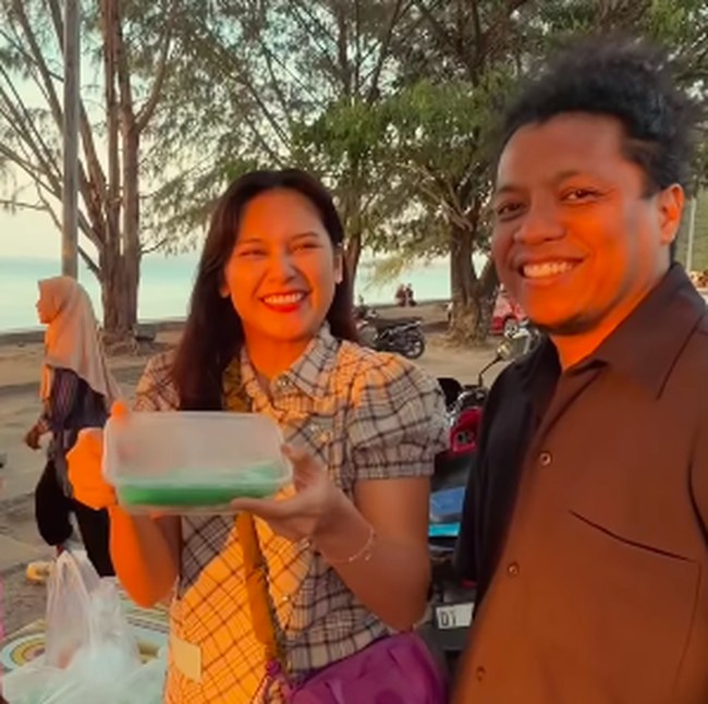 Pesona Indahnya Kampung Halaman Arie Kriting di Baubau