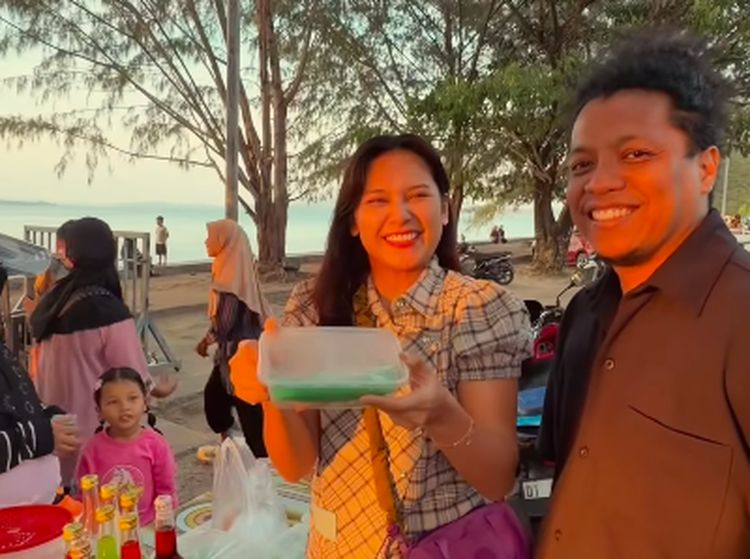 Pesona Indahnya Kampung Halaman Arie Kriting di Baubau