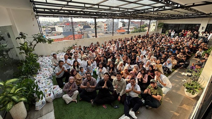 Stephen Wongso gelar mudik gratis.