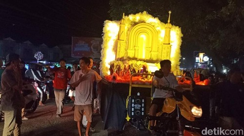Suasana malam takbiran warga Muhamadiyah di Desa Pohhading, Kecamatan Pringgabaya, Lombok Timur, NTB, Kamis (19/3/2026) foto (Sanusi Ardi W/detikBali)