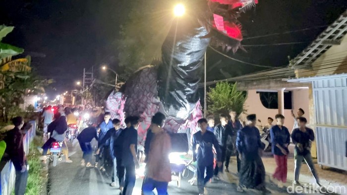 Takbir Keliling di Desa Gontor Ponorogo Meriah