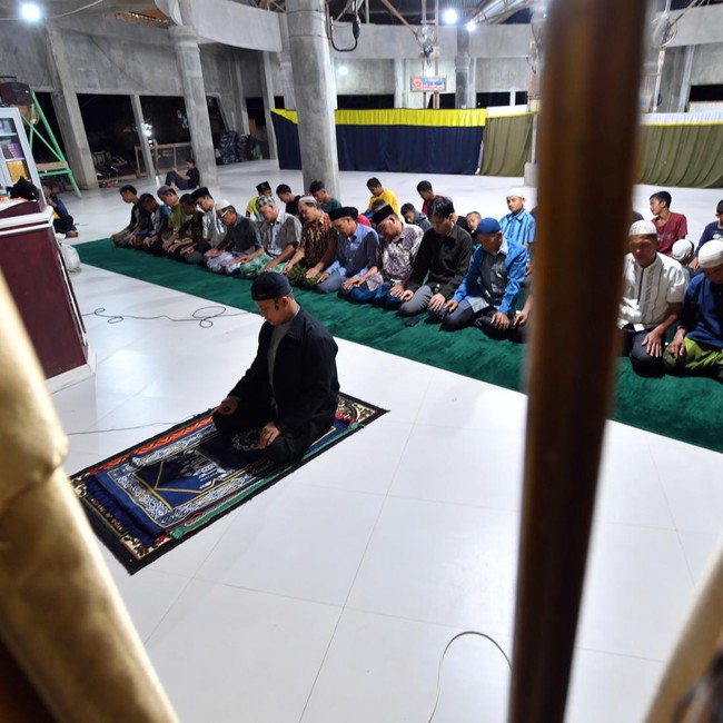 Tarawih Terakhir Penyintas Bencana Sambut Idul Fitri di Tapanuli Tengah