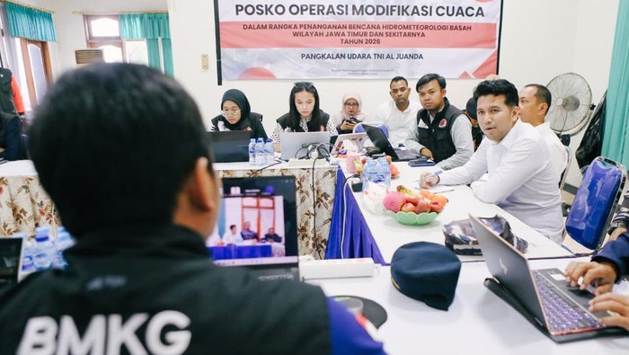 Wagub Jatim pastikan skema Operasi Modifikasi Cuaca (OMC) saat libur Lebaran