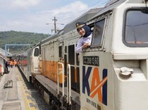 Cerita Ajeng Menahan Rindu di Balik Kabin Lokomotif Saat Lebaran