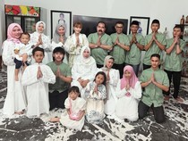 Video: Potret Selebritas Rayakan Lebaran Hari Ini, Ada Duta Sheila On 7-Inul Daratista