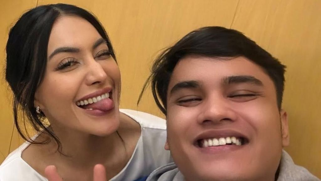 Alhamdulillah, Senyum Denada Bertemu Ressa Rizky Jelang Lebaran