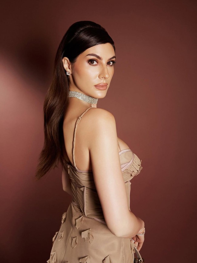 Aktris Iran Ini Viral Usai Sebut Kematian Khamenei Ditunggu 47 Tahun