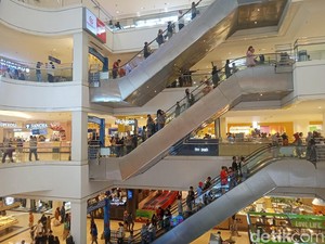 Diskon Lebaran Jadi Daya Tarik, Plaza Medan Fair Ramai Diserbu Warga