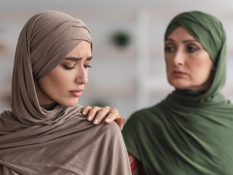Bolehkah Istri Menolak Tinggal di Rumah Mertua? Ini Hukumnya dalam Islam